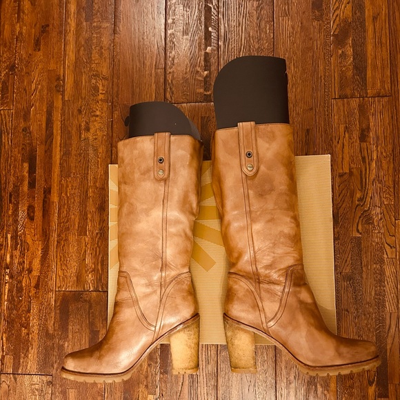 ♥️Uggs JosieII leather and convertible👢👢 - Picture 5 of 8